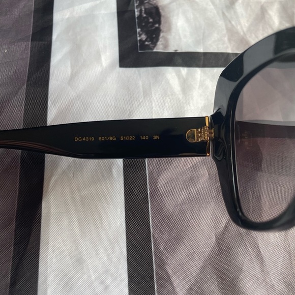 Dolce & Gabbana Oversized Cat eye Sunglasses ❤️SOLD❤️ - Picture 3 of 5